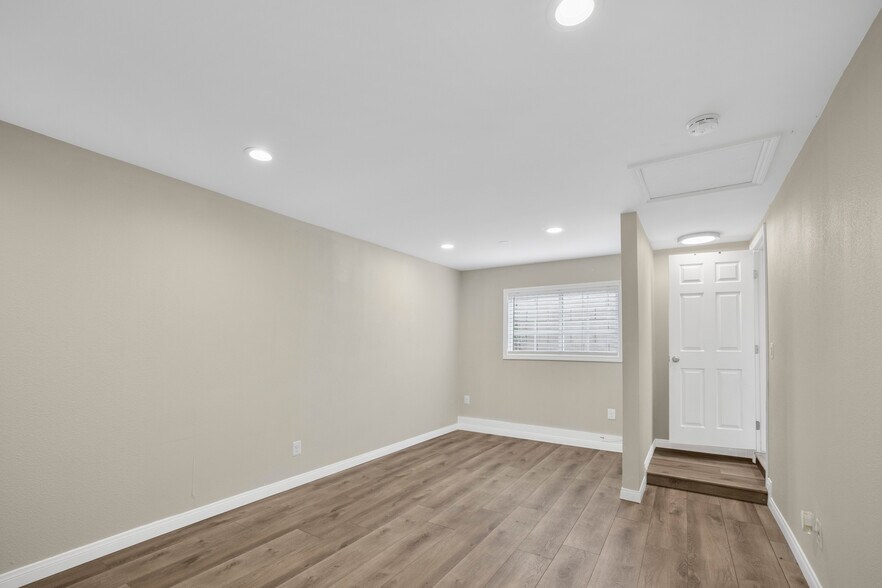 More Photos Of 801 W Whittier Blvd, La Habra Storefront Retail Residential For Sale