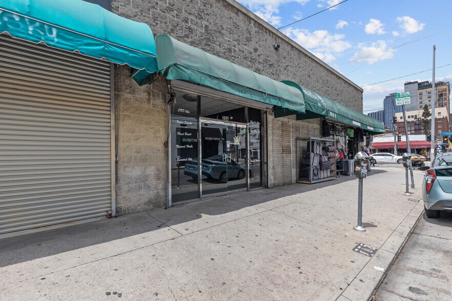 More Photos Of 204 E 11th St, Los Angeles General Retail For Sale