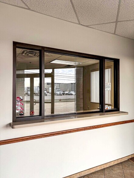 More Photos Of 5900 Pennsylvania Ave, Maple Heights Distribution For Lease