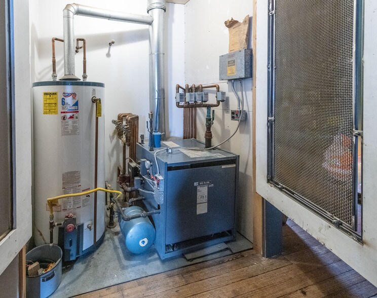 More Photos Of 502 N Hickory St, Champaign Research And Development For Sale