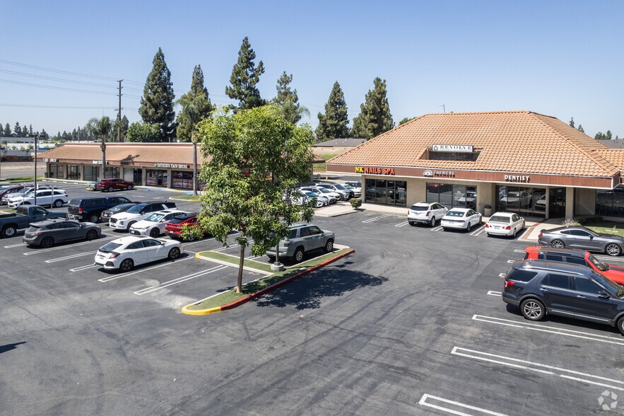 More Photos Of 2001-2099 E Orangethorpe Ave, Placentia Unknown For Lease