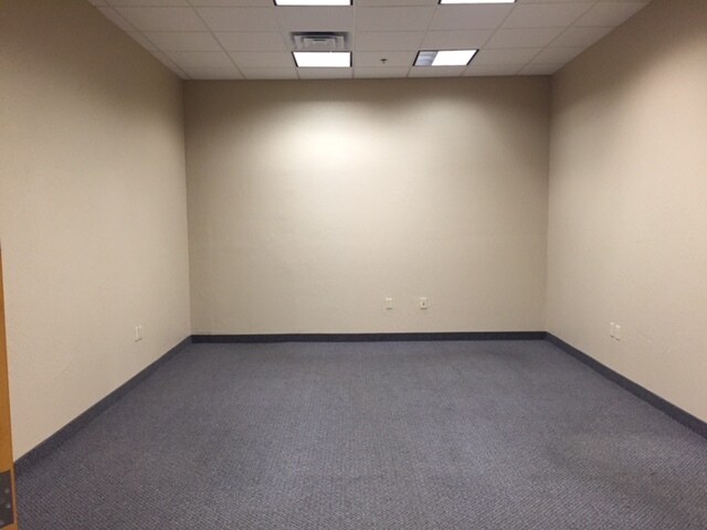 More Photos Of 7440 E Karen Dr, Scottsdale Service For Lease