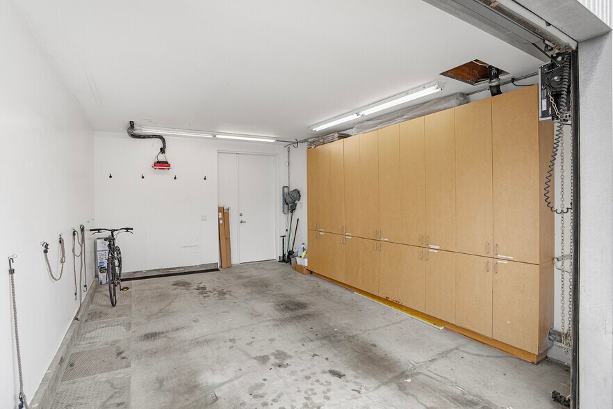 More Photos Of 1322 Innes Pl, Venice Office Residential For Sale