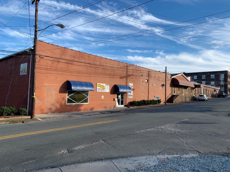 More Photos Of 200-204 N Fifth St, Mebane Freestanding For Lease