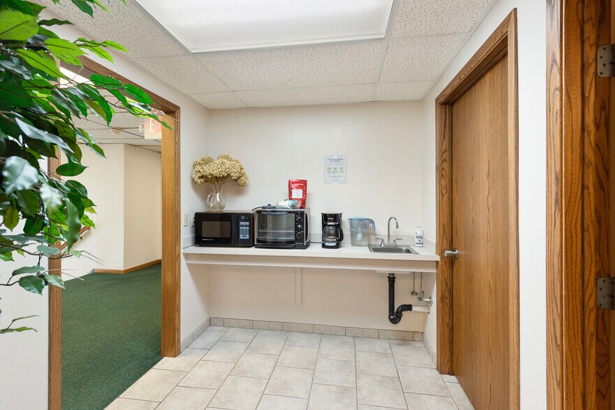 More Photos Of 6957 NW Highway 10, Anoka Office For Lease