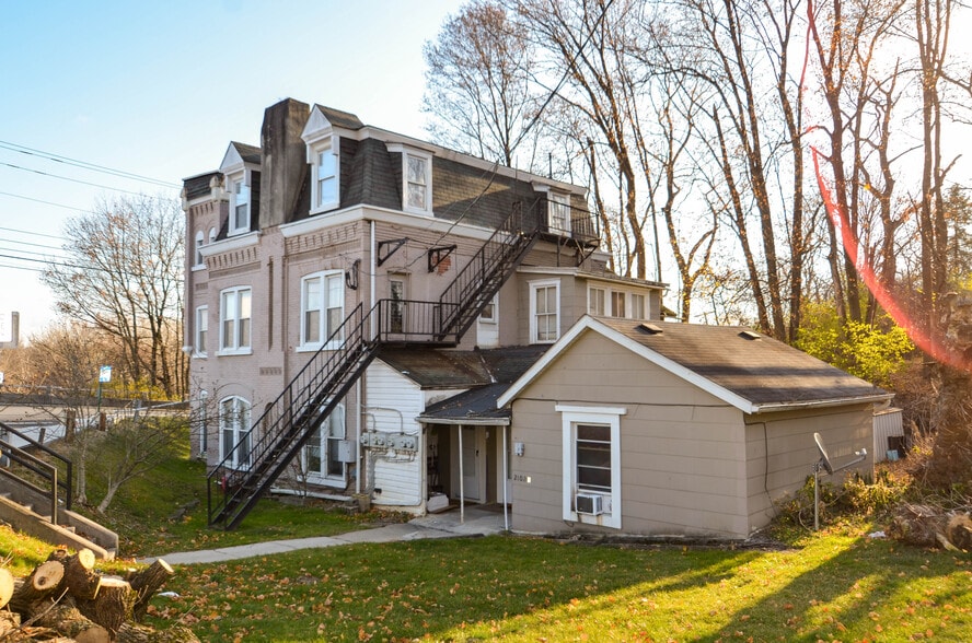 More Photos Of 2102 S Lehigh Ave, Whitehall Apartments For Sale