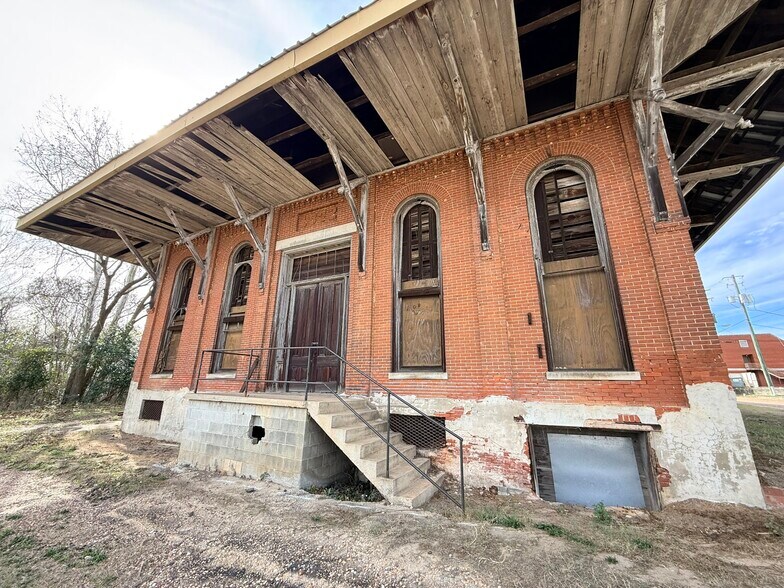 More Photos Of 300 S Randolph Ave, Eufaula Industrial For Sale