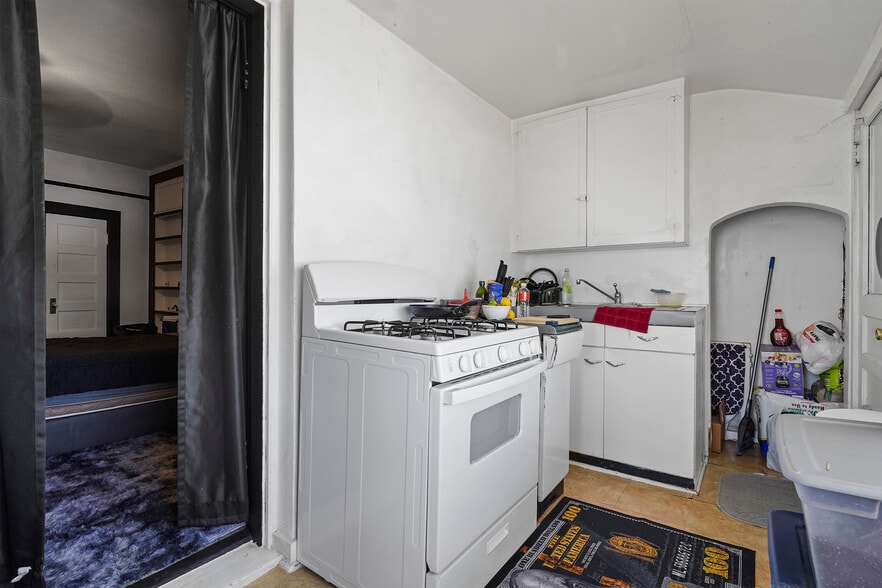 More Photos Of 1207 E Rio Grande Ave, El Paso Apartments For Sale