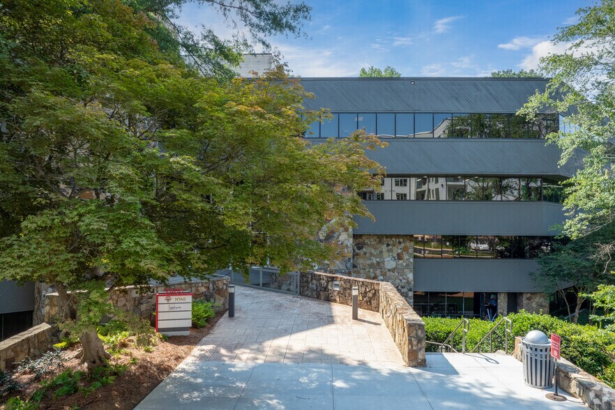More Photos Of 2400 Lake Park Dr SE, Smyrna Office For Lease