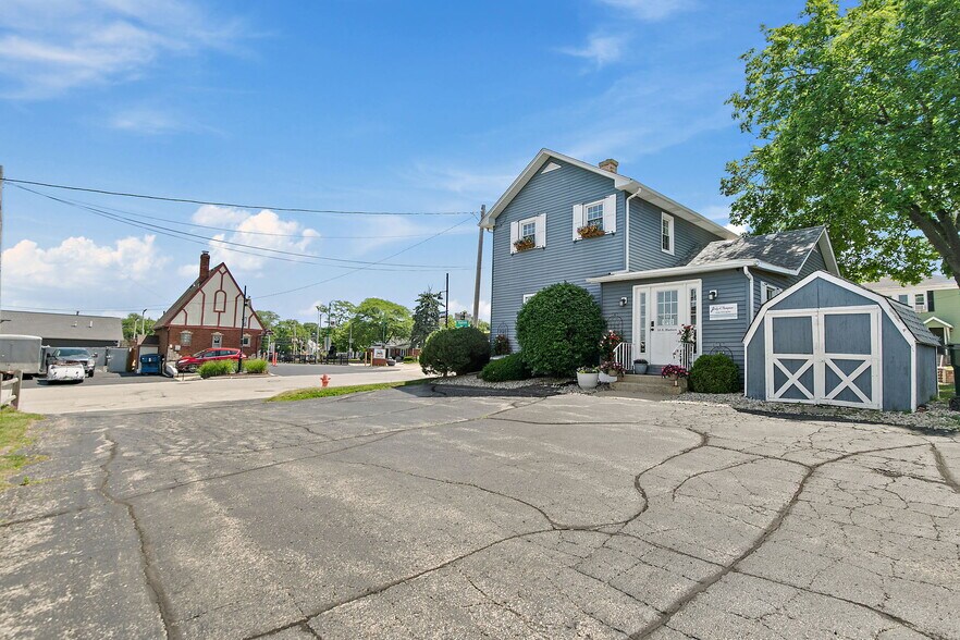 More Photos Of 55 S Madison St, Oswego Office For Sale