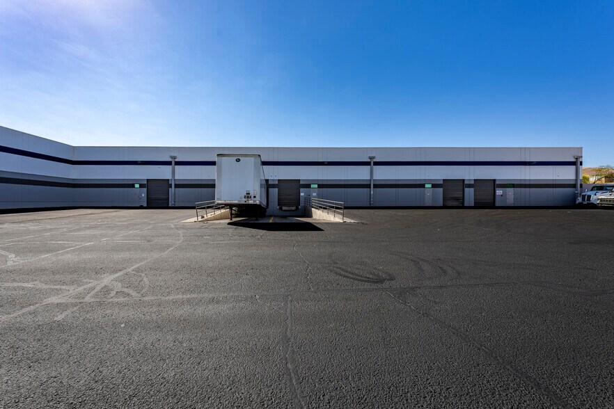 More Photos Of 4405 E Baseline Rd, Phoenix Distribution For Lease