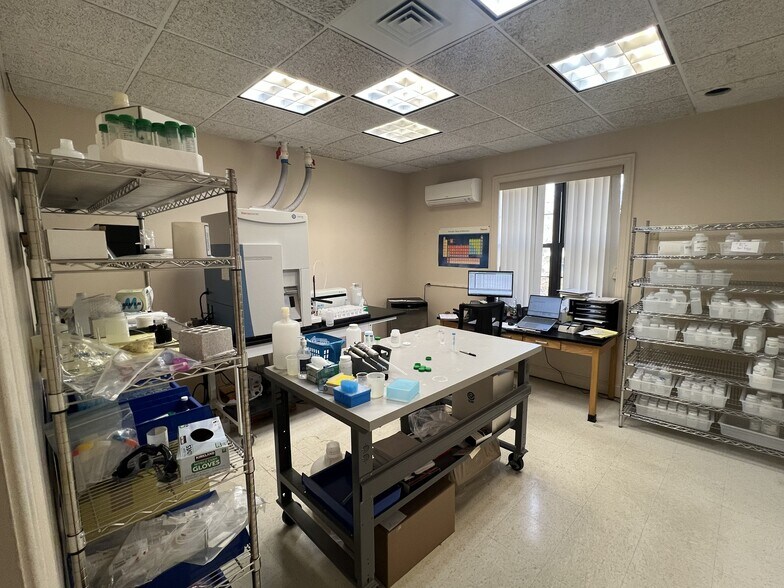 More Photos Of 3 Research Dr, Woodbridge Medical For Lease