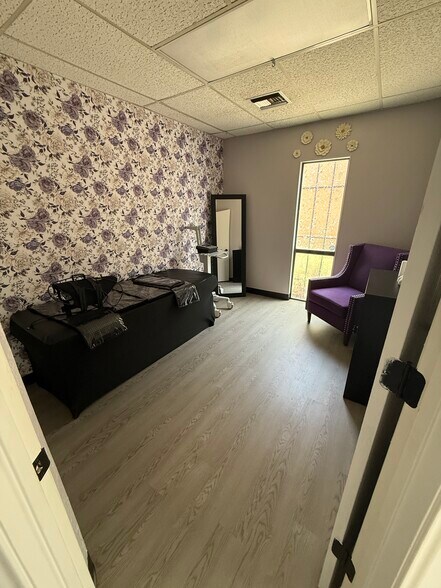 More Photos Of 2980-2982 E Fort Lowell Rd, Tucson Office For Sale