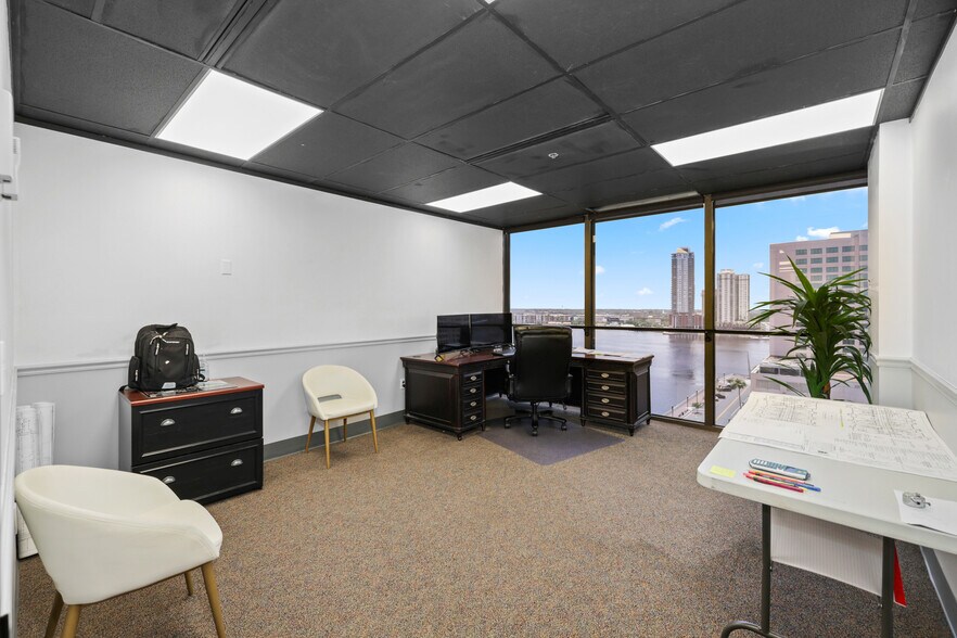 More Photos Of 233 E Bay St, Jacksonville Office For Sale