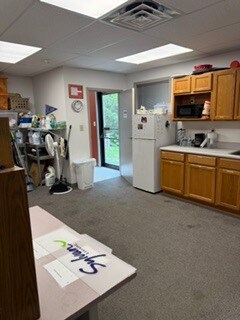 More Photos Of 4050 Britt Farm Dr, Lafayette Office For Lease