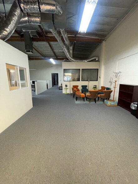 More Photos Of 19410-19420 Business Center Dr, Northridge Warehouse For Lease
