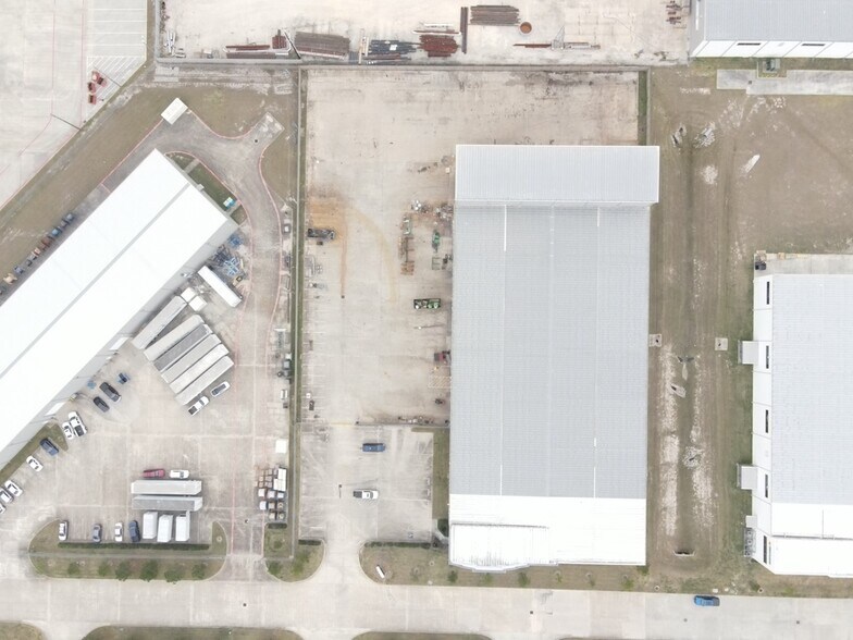 More Photos Of 6410 Langfield Rd, Houston Warehouse For Lease