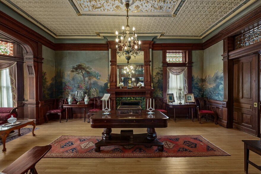 More Photos Of 809 Hall St, Saint Joseph Hospitality For Sale