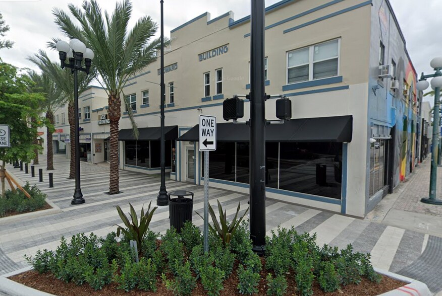 Primary Photo Of 2032-2050 Hollywood Blvd, Hollywood Restaurant For Lease