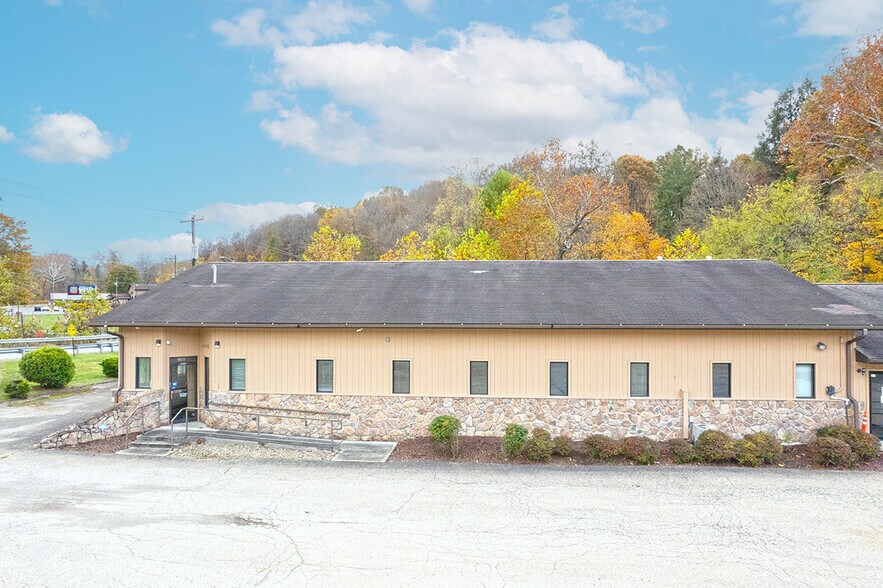 More Photos Of 1600 Wildlife Lodge Rd, Lower Burrell Medical For Lease