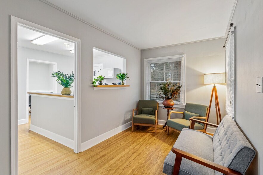 More Photos Of 1534 Poplar Level Rd, Louisville Office For Sale
