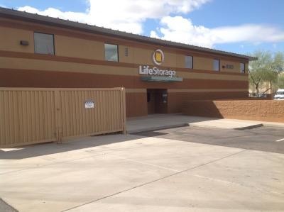 More Photos Of 9383 E Bell Rd, Scottsdale Self Storage For Lease