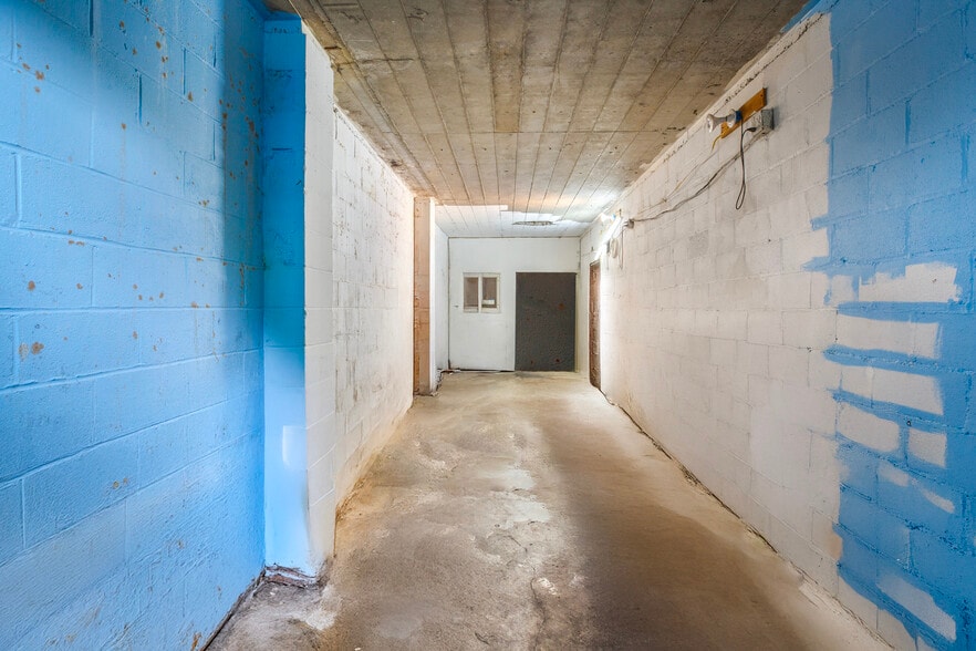 More Photos Of 15 N White St, Poughkeepsie Warehouse For Sale