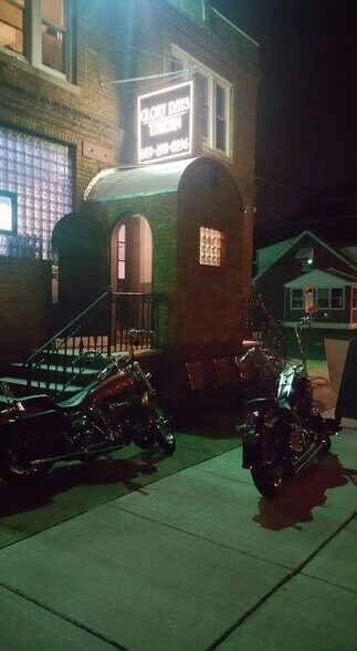 More Photos Of 1200 Hornberger Ave, Roebling Restaurant For Sale