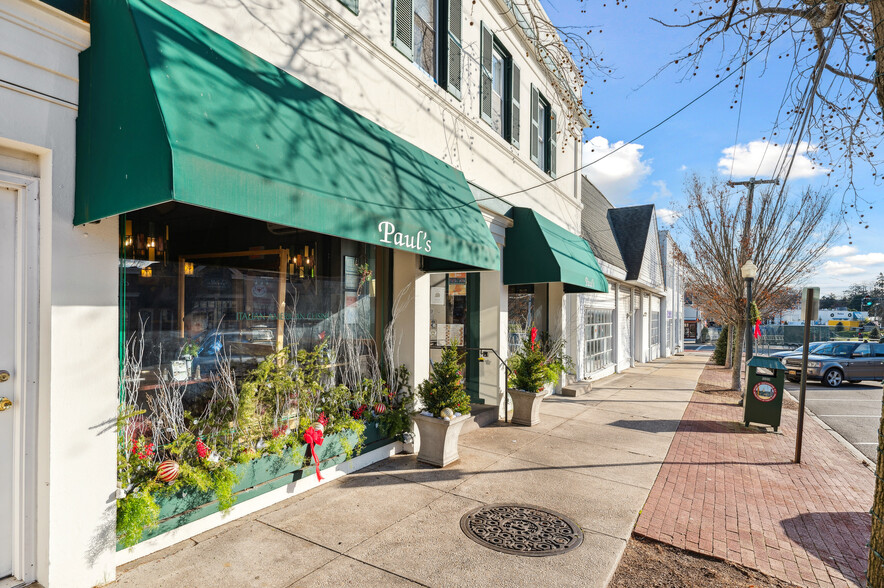 Primary Photo Of 21 Hill St, Southampton Restaurant For Lease