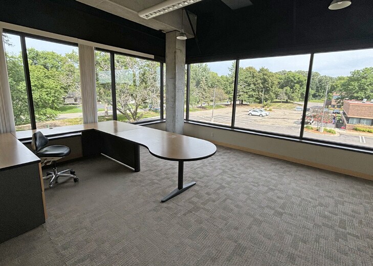 More Photos Of 4200 W Old Shakopee Rd, Bloomington Office For Lease