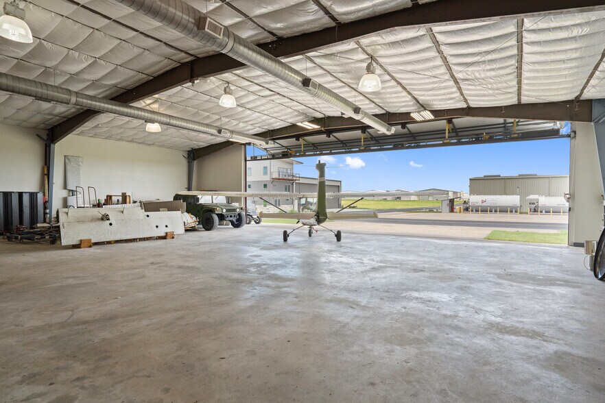More Photos Of 101 Piper Ln, Spicewood Flex For Lease