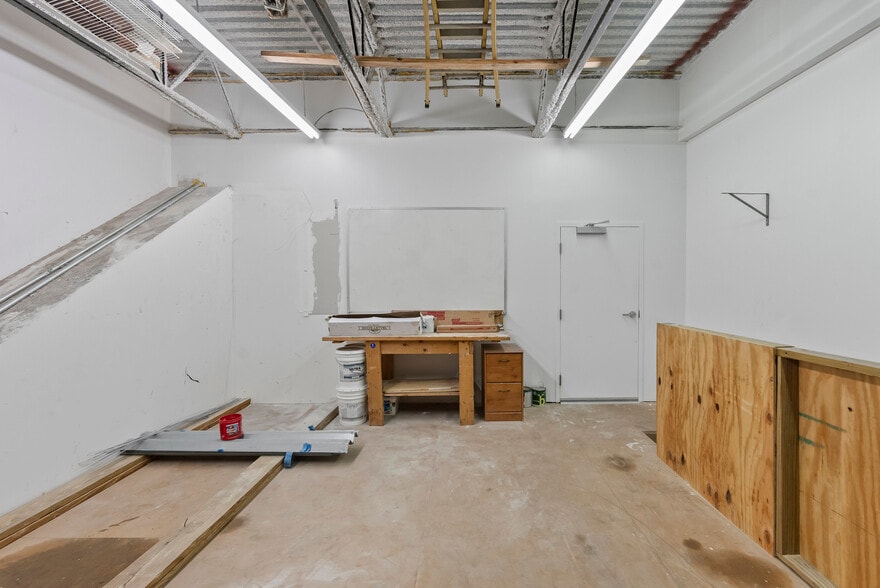 More Photos Of 1011-1039 NW 31st Ave, Pompano Beach Manufacturing For Lease