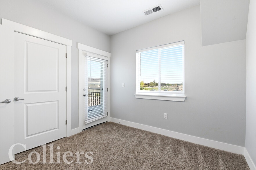 More Photos Of 5018 Hamlet Ln, Caldwell Apartments For Sale