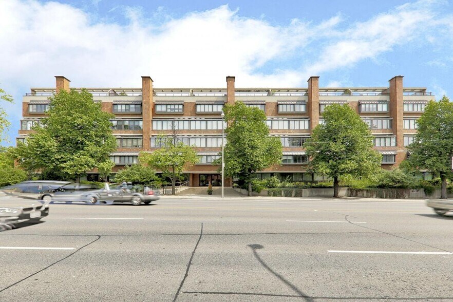 More Photos Of 315 Avenue Rd, Toronto Apartments For Sale