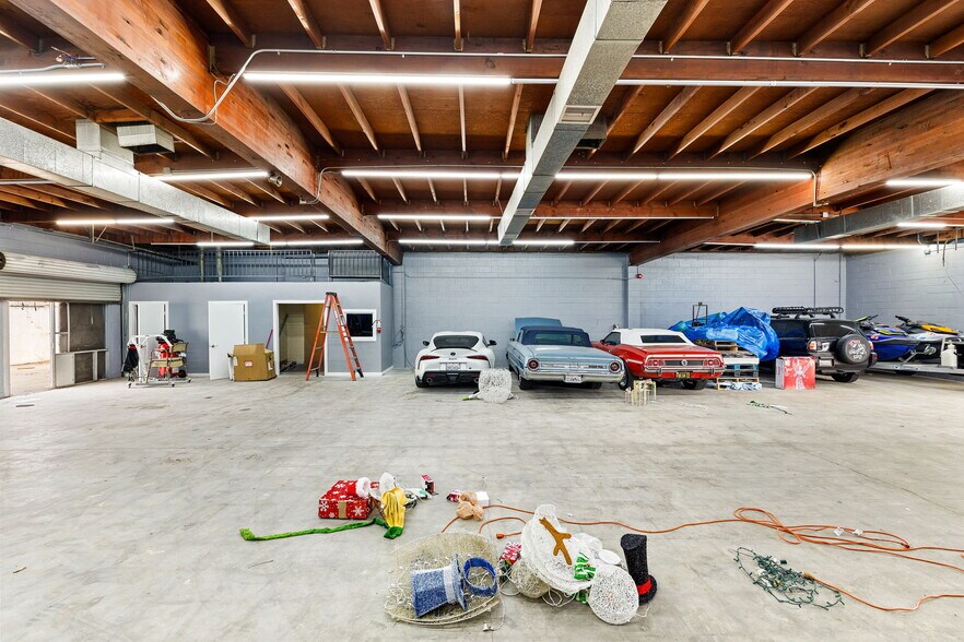 More Photos Of 915-1011 N Willowbrook Ave, Compton Warehouse For Sale