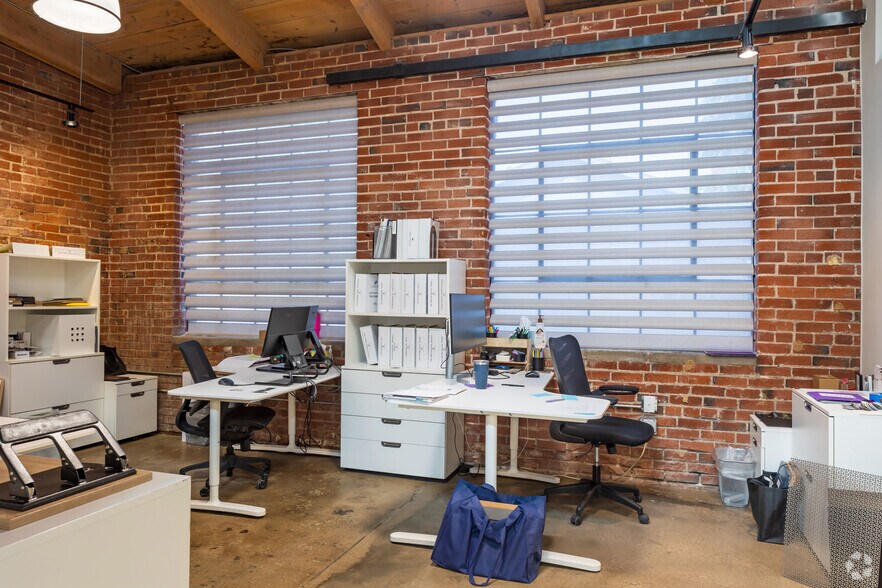 More Photos Of 1361 S Broadway, Denver Storefront Retail Office For Lease