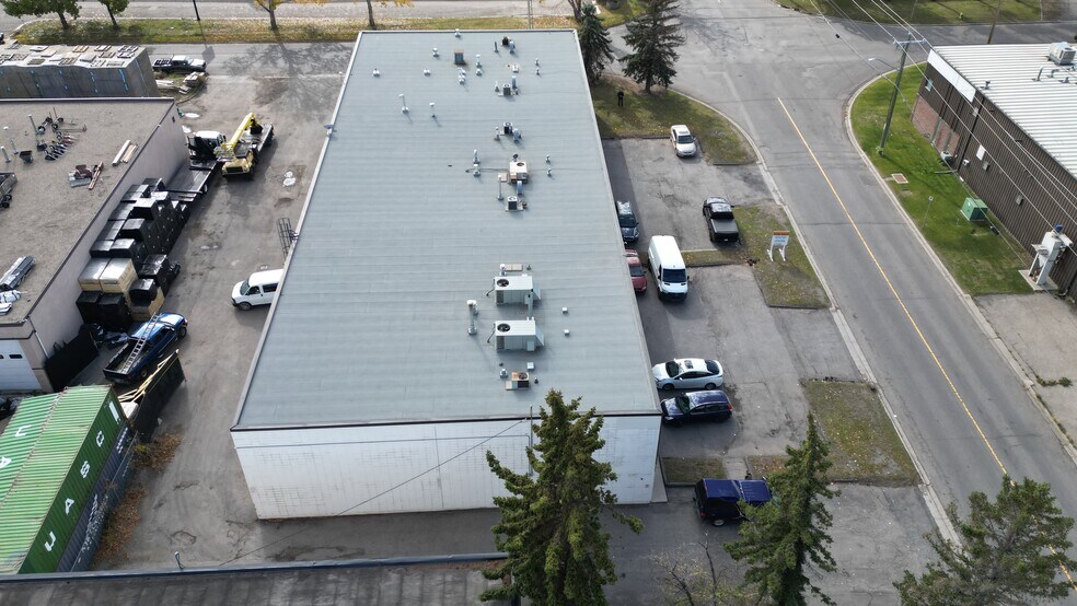 More Photos Of 4116 64 Av SE, Calgary Industrial For Sale
