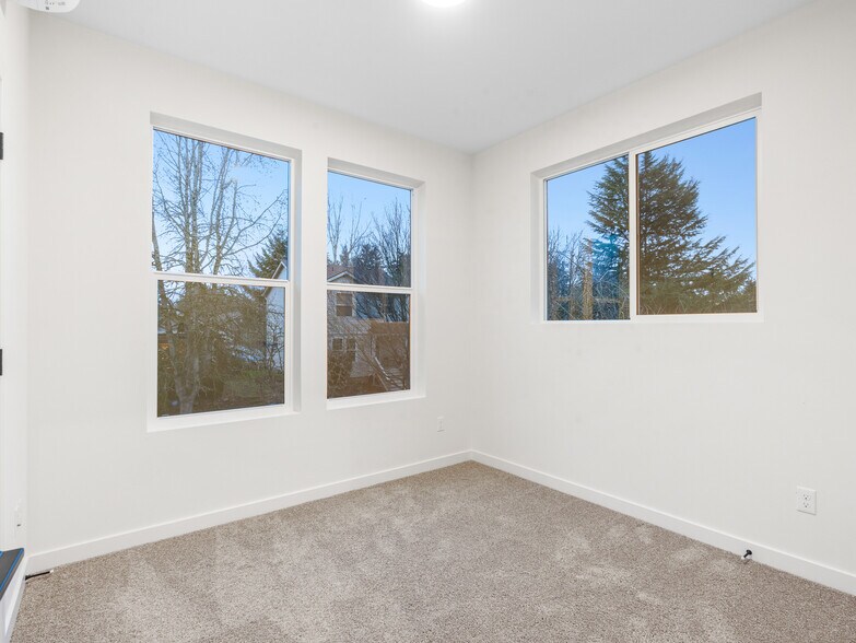 More Photos Of 8330 N Bank St, Portland Apartments For Sale
