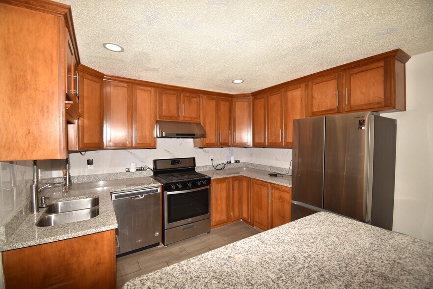 More Photos Of 1804 Texas Ave, El Paso Freestanding For Lease