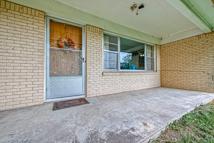 More Photos Of 8713 Wayfarer Ln, Houston Loft Creative Space For Sale