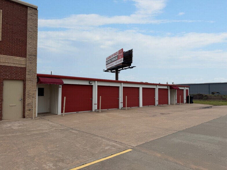 More Photos Of 3737 SW 119th St, Oklahoma City Office For Lease