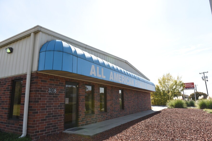 More Photos Of 3208 N Ohenry Blvd, Greensboro Health Club For Sale