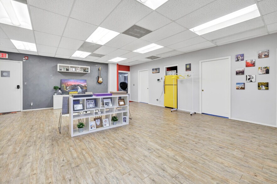 More Photos Of 450 Monroe Tpke, Monroe Unknown For Lease