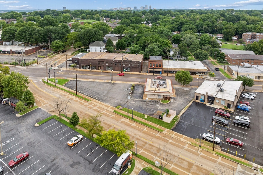 More Photos Of 7260 Manchester Rd, Maplewood Restaurant For Sale