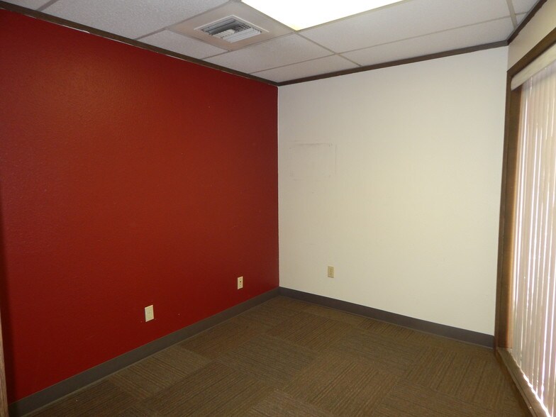 More Photos Of 6050 20th St E, Fife Office For Lease