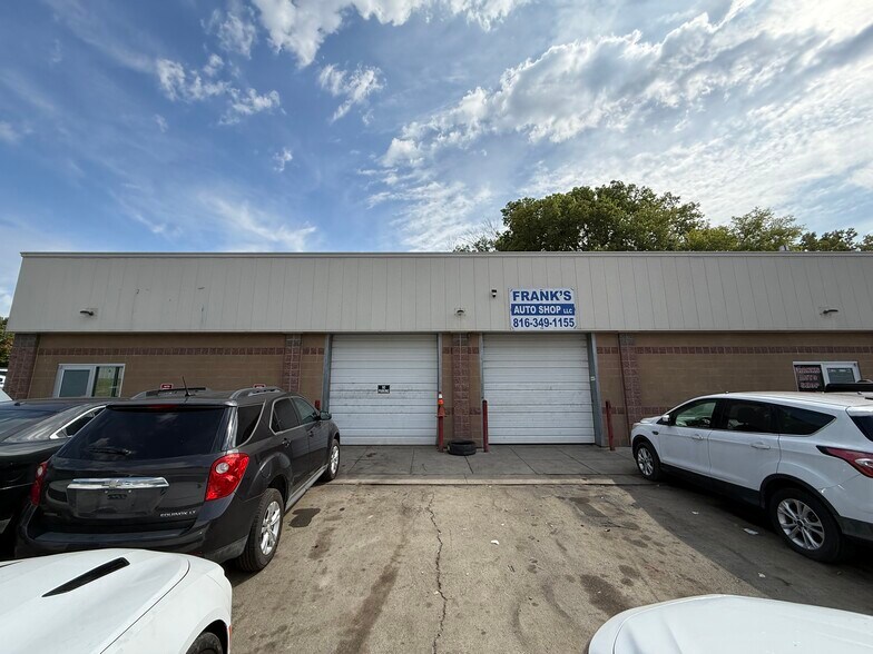 Primary Photo Of 1114 Southview Dr, Liberty Industrial For Sale
