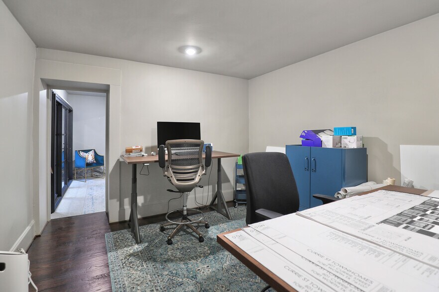 More Photos Of 110 N Tennessee St, McKinney Storefront Retail Office For Lease