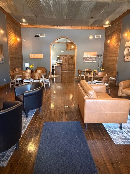 More Photos Of 208 N Oakland Ave, Oakland Storefront Retail Residential For Sale