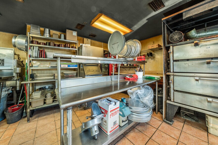 More Photos Of 637 S Commerce Ave, Sebring Restaurant For Sale