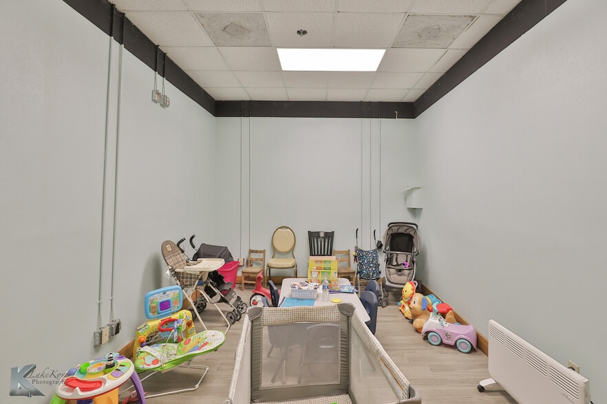 More Photos Of 550 E South 11Th St, Abilene Restaurant For Sale